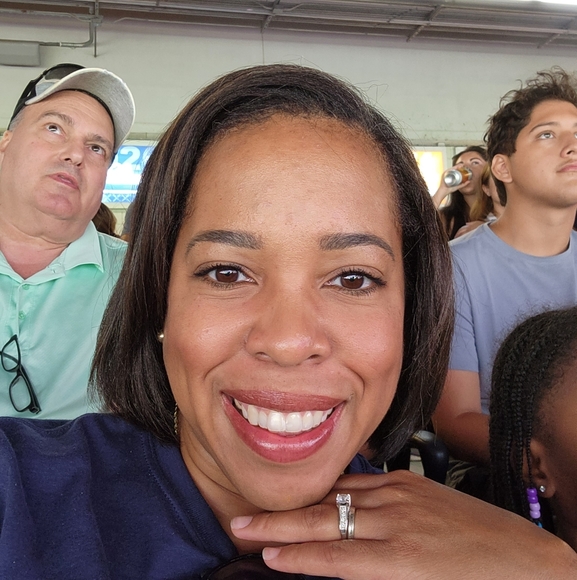 Meet your Posher, Renee - Picture 1 of 1